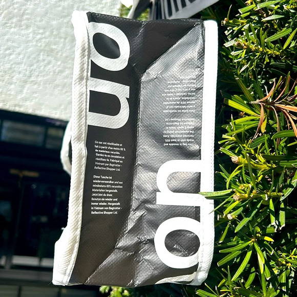 Lot of 3 Lululemon reusable totes - Picture 4 of 6